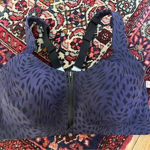 Brand New With Tags beautiful Victorias Secret Sports Bra, size 36D